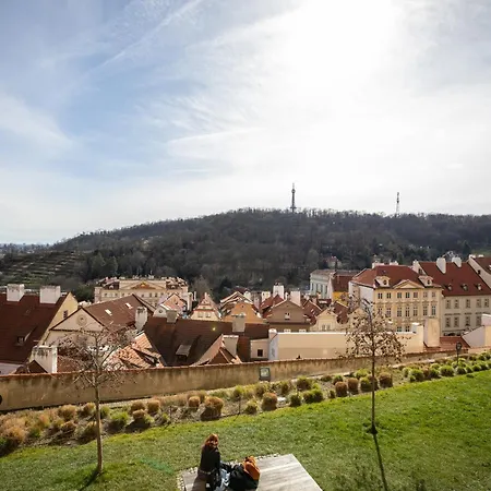 Grace Apartment By Prague Castle Exterior photo